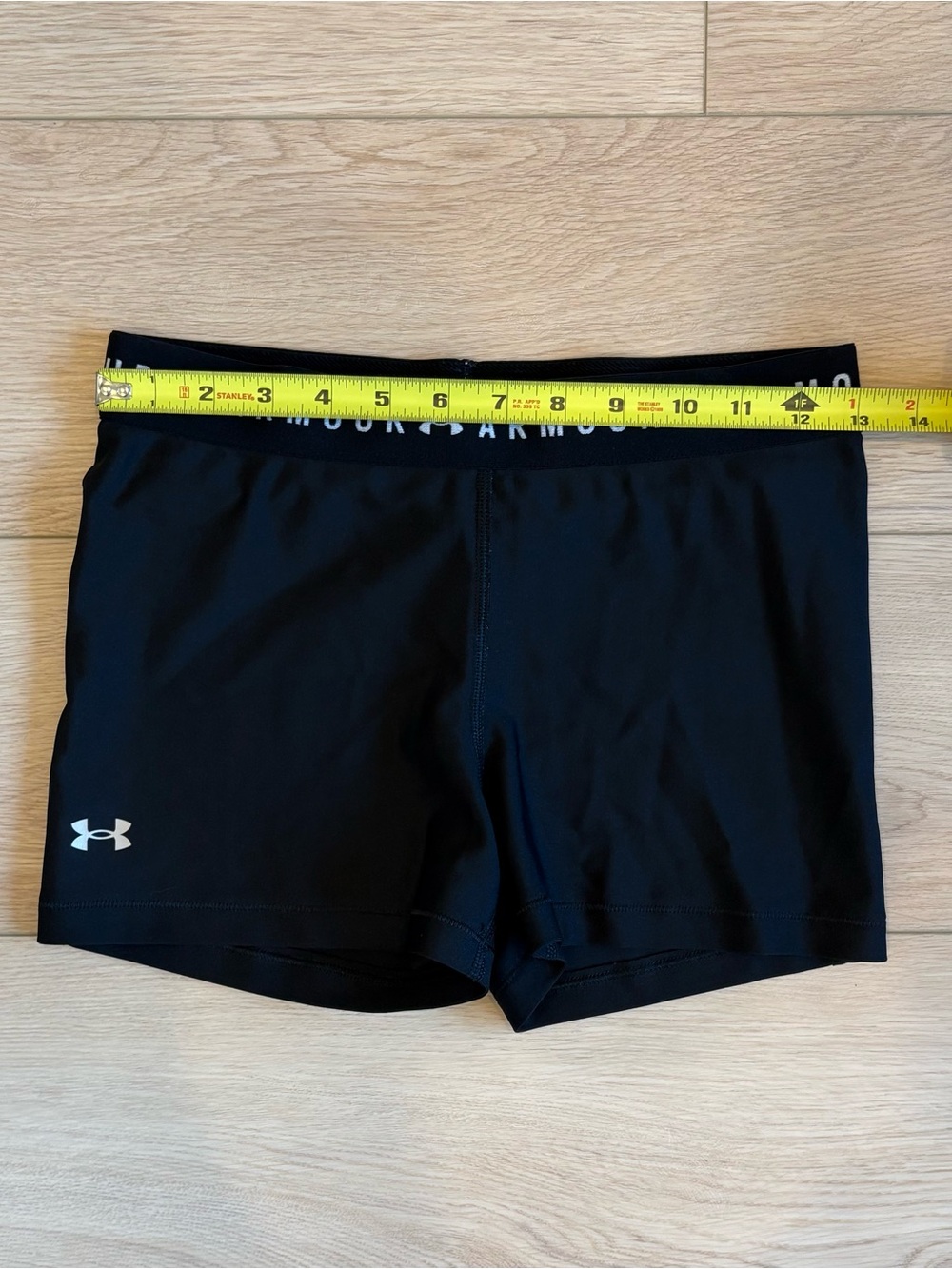 Under Armour Black Logo Waistband Compression Shorts - Picture 3 of 4